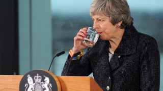 Британският премиер Тереза Мей ще предложи още един дебат за Брекзит