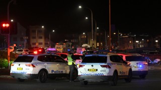 Седем мъже задържани в югозападната част на Сидни на 18