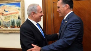 Ромни ухажва еврейските избиратели с посещението си в Израел