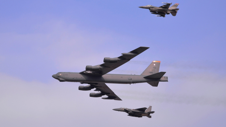 Очаква се атомен самолетоносач на САЩ да тръгне към Корейския полуостров