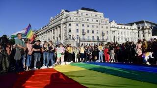 Унгария забрани съдържание с ЛГБТ за непълнолетни