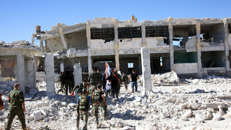 Сирийските бунтовници обстреляха хуманитарния коридор в Алепо, раниха двама руски войници 