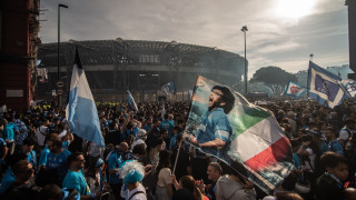 Ултрасите на Наполи изпратиха остро послание към Виктор Осимен наричайки