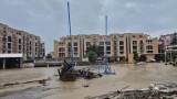 Няма сигнали за други бедстващи хора в наводнения комплекс „Елените“