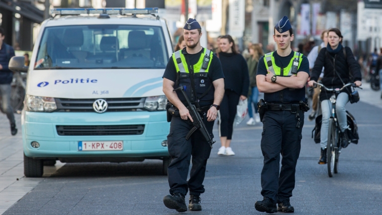 Обвиниха в тероризъм мъжа, опитал се да сгази хора в Антверпен