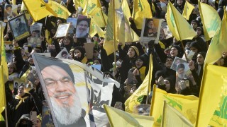 Десетки хиляди привърженици на Хизбула се стекоха в покрайнините на