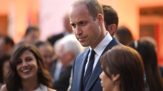 От няколко дни принц Уилям е на официално посещение без