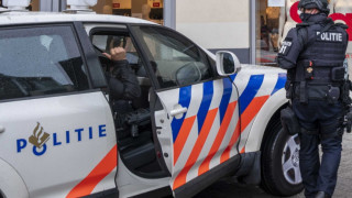 Холандската полиция арестува двойка избягала от хотел под карантина