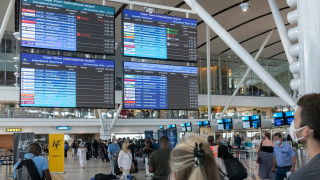 След откриването в Южна Африка на наречен Омикрон някои страни