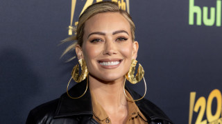 През декември 2023 г с пост в Instagram профила си