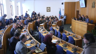 Социалисти, демократи и независимия Бонев против бюджета на Фандъкова