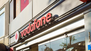 Vodafone временно спира поръчките за Huawei