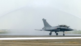 Франция предаде на индийските военновъздушни сили още една партида от