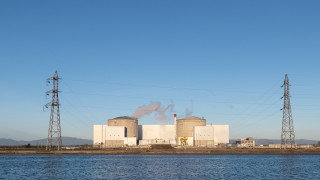 Най старата атомна електроцентрала във Франция спря работа в понеделник след