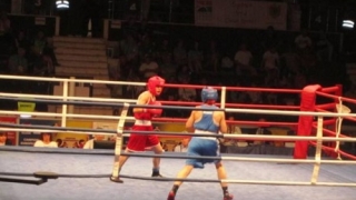 Петрова vs Петрова на финала на държавното по бокс