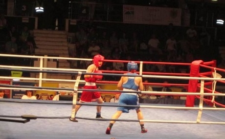 Петрова vs Петрова на финала на държавното по бокс
