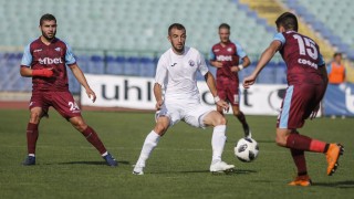 Днес от 15 00 часа Етър приема Септември на стадион Ивайло