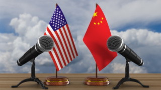 Китай отвърна на удара на САЩ с медиите