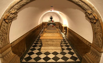 Погребват Лех и Мария Качински в замъка Вавел в Краков