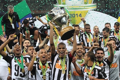 Масов бой между футболистите на финала за Купата на Бразилия