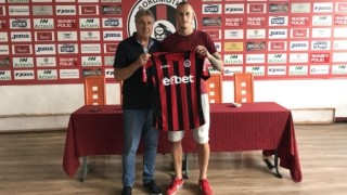 Локомотив София представи най новото си попълнение Страхиня Кръстевски Роденият на