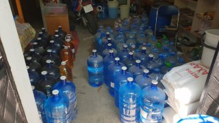 Митничари откриха 1467 литра нелегален етилов алкохол в гараж в Аксаково