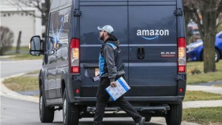 Компанията за електронна търговия Amazon com обяви че нейните електрически микробуси