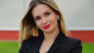Руската журналистка Марина Овсянникова която работеше в държавната телевизия обвинена