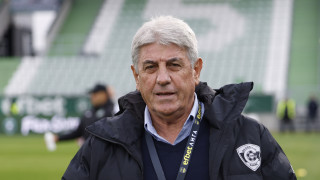 Треньорът на Спартак Варна Гьоко Хаджиевски вдигна жълти картони на