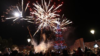 Коледната елха грейна тази вечер в София предаде bTV За втора