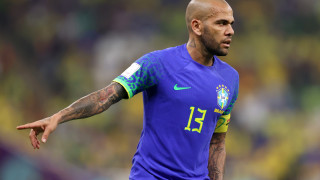 Бащата на футболната звезда Неймар каза че семейството му няма