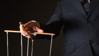 20 доверие 28 неутрално отношение и 52 недоверие към правителството