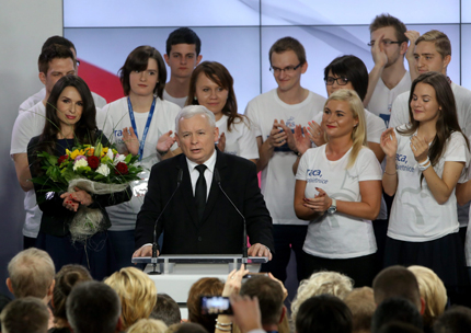 "Смяна на караула" в Полша, консерваторите на Качински се връщат на власт 