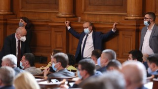 Депутатите се скараха за Ф 16 в пленарна зала Повод стана