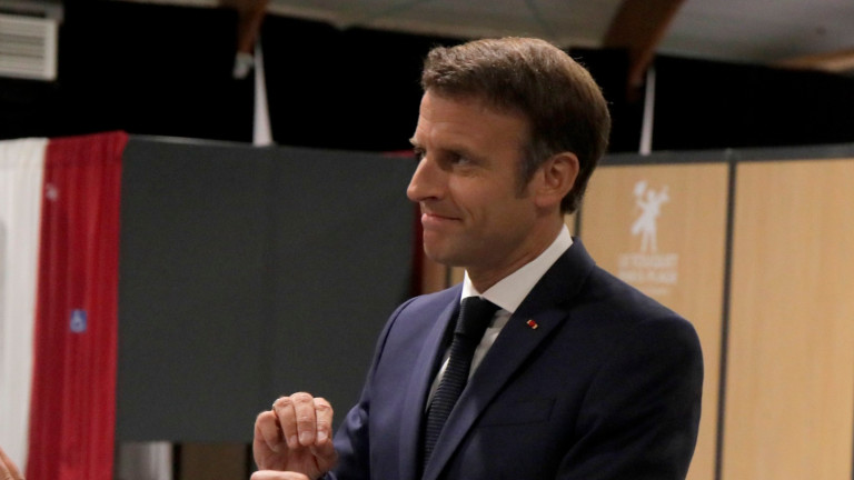 Центристката коалиция на френския президент Еманюел Макрон получава най-много места