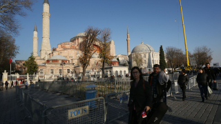 Гърците бесни от четенето на Корана в катедралата "Света София" в Истанбул