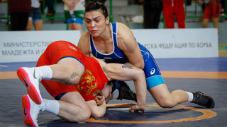 Мими Христова победи Юлияна Янева на финала при 68 килограмовите от