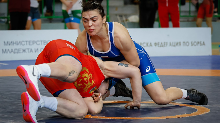 Мими Христова победи Юлияна Янева на финала при 68-килограмовите от