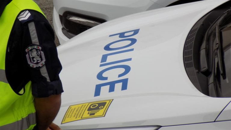 Двама служители на полицията в Своге са наказани дисциплинарно, съобщиха
