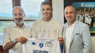 Левски все още чака развръзка от Италия за свой халф