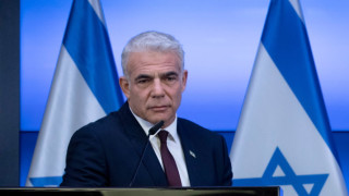 Израелският опозиционен лидер Яир Лапид предложи в събота сформирането на