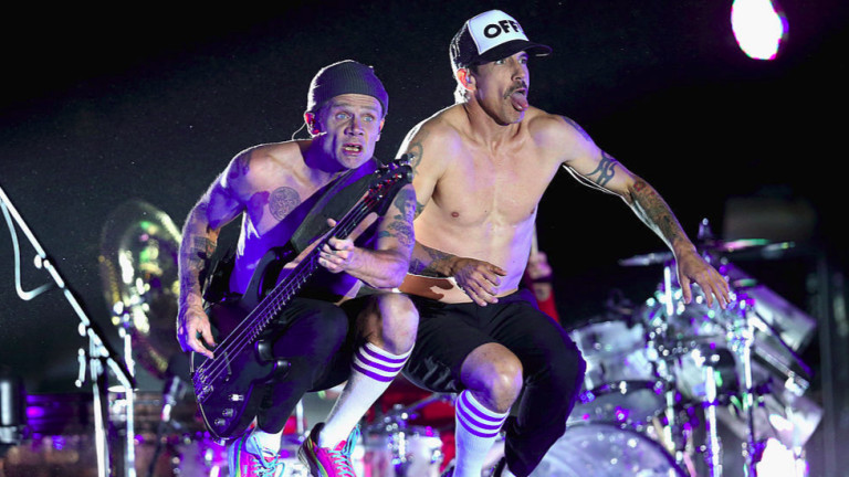 Red Hot Chili Peppers отказват да слязат от върха