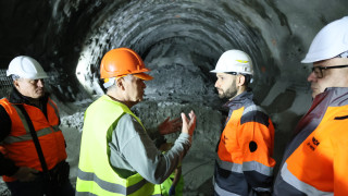 След 39 години: 90 м ни делят от финала на най-дългия двупътен жп тунел на Балканите
