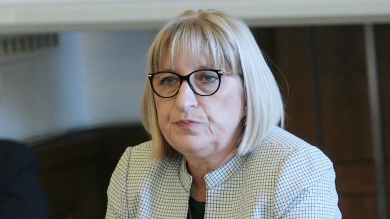 Министърът на правосъдието Цецка Цачева се срещна със синдикатите на