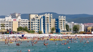 Близо 2 милиона чужденци са посетили България през август