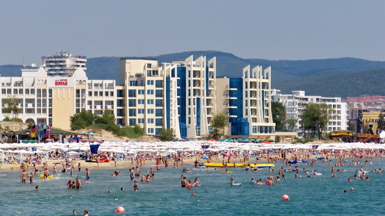 България ще посрещне до 5 милиона чуждестранни туристи това лято