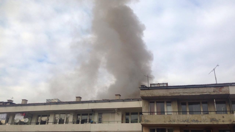 Пожар избухна в жилищен блок в столичния кв. „Банишора” 