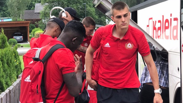 ЦСКА пристигна в Австрия, започва днес с тренировките