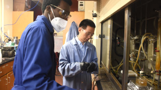 Американски учени представиха технология чрез която отпадни пластмаси могат да