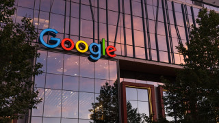 Повдигнаха обвинение на софтуерен инженер на Google заради търговия с